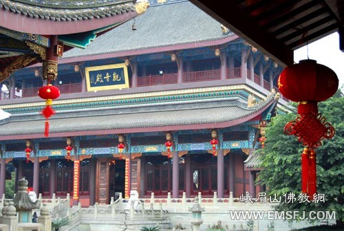 Trung Quốc: Các tự viện núi Nga Mi, giăng đèn kết hoa nghinh đón Xuân Canh Dần